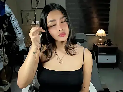 Snapshot of EternityBanks chatting on November 2025 04:29:02 PM EternityBanks online show from November 2025 04:29:02 PM