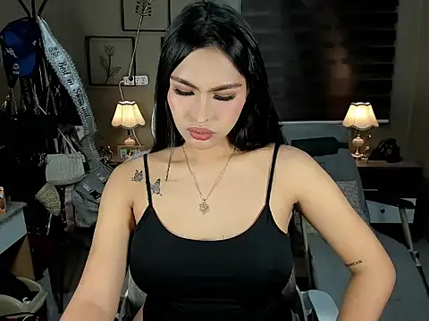 Snapshot of EternityBanks chatting on December 2025 04:59:02 PM EternityBanks online show from December 2025 04:59:02 PM