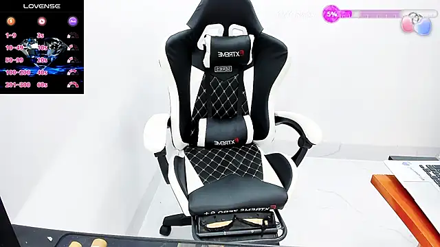 Naughty--asian online show from October 2025 03:59:02 AM