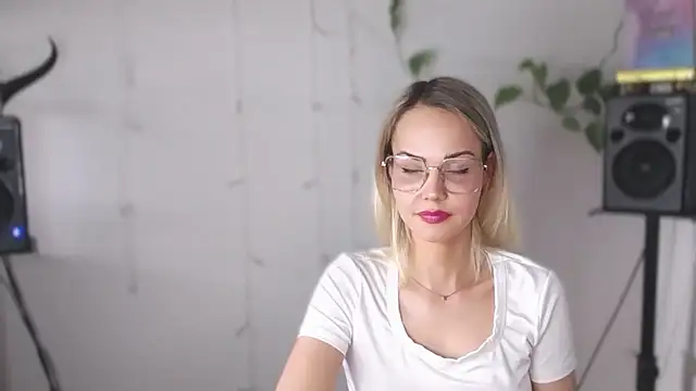 Snapshot of LexiexPlay chatting on January 2025 11:26:02 AM LexiexPlay online show from January 2025 11:26:02 AM