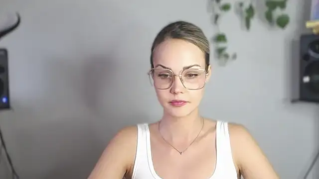 Snapshot of LexiexPlay chatting on February 2025 02:43:01 PM LexiexPlay online show from February 2025 02:43:01 PM