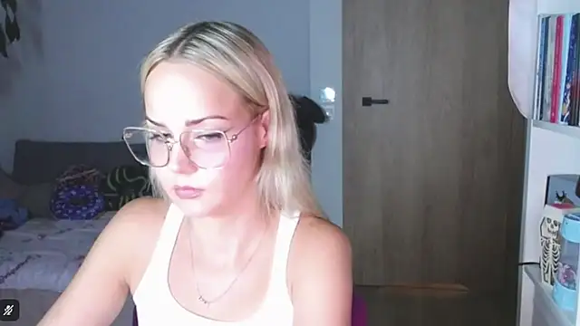 Snapshot of LexiexPlay chatting on October 2025 06:57:02 AM LexiexPlay online show from October 2025 06:57:02 AM