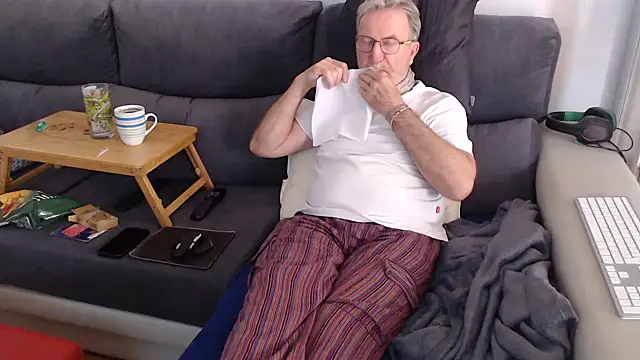 Nudelschwanz online show from March 2025 03:56:01 PM