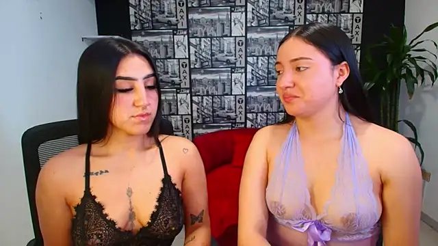 Snapshot of Isa_And_Natasha chatting on May 2026 07:00:01 PM Isa And Natasha online show from May 2026 07:00:01 PM