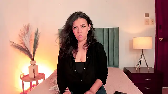 Amber  Davis online show from January 2025 06:09:02 PM