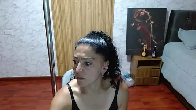 Snapshot of Anitta_muscle chatting on April 2026 08:22:01 PM Anitta muscle online show from April 2026 08:22:01 PM