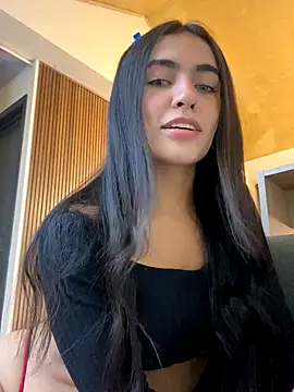 Snapshot of DaphneUwu chatting on December 2025 02:08:02 AM DaphneUwu online show from December 2025 02:08:02 AM