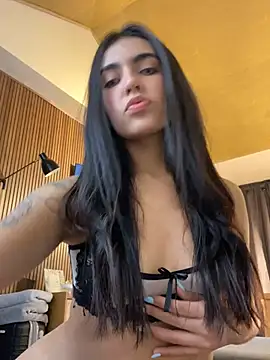 Snapshot of DaphneUwu chatting on January 2026 12:46:01 AM DaphneUwu online show from January 2026 12:46:01 AM