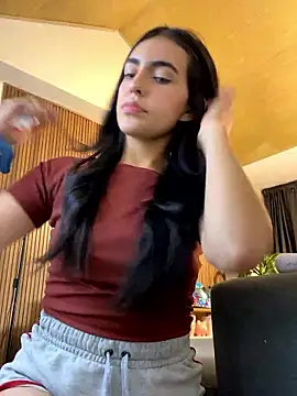 Snapshot of DaphneUwu chatting on January 2026 01:21:02 AM DaphneUwu online show from January 2026 01:21:02 AM