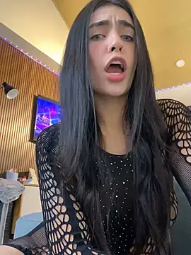 Snapshot of DaphneUwu chatting on February 2026 12:47:02 AM DaphneUwu online show from February 2026 12:47:02 AM