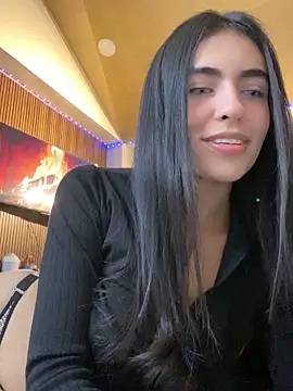 Snapshot of DaphneUwu chatting on February 2026 01:34:01 AM DaphneUwu online show from February 2026 01:34:01 AM