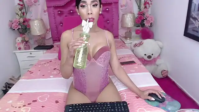 Divaxhermosa online show from January 2025 01:24:01 AM