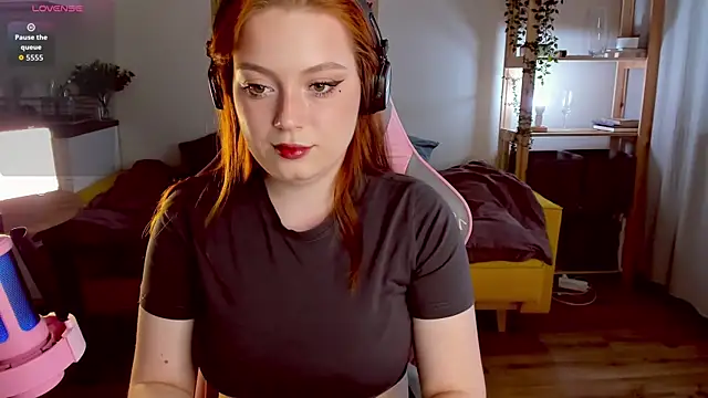 Sofy Benson online show from September 2025 01:58:02 PM