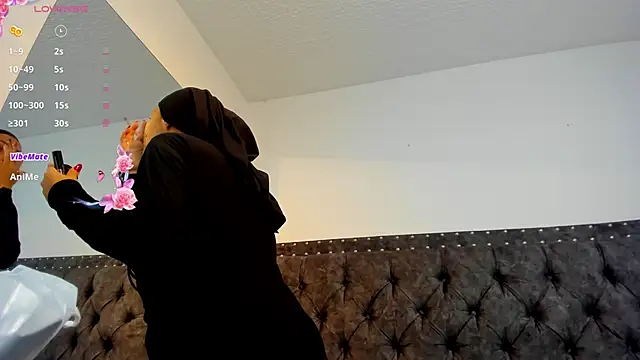 Snapshot of Dounia_nagi chatting on December 2024 04:00:01 PM Dounia nagi online show from December 2024 04:00:01 PM