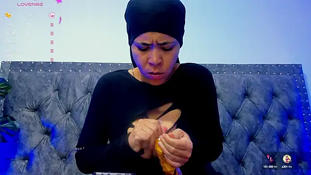 Snapshot of Dounia_nagi chatting on February 2025 01:16:02 PM Dounia nagi online show from February 2025 01:16:02 PM