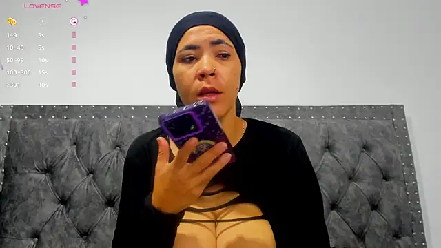 Snapshot of Dounia_nagi chatting on February 2025 02:09:02 PM Dounia nagi online show from February 2025 02:09:02 PM