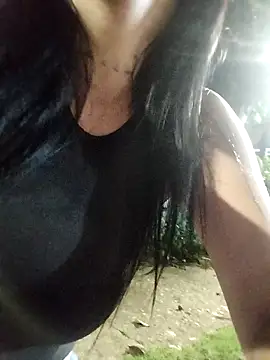 Snapshot of Dounia_nagi chatting on March 2025 12:28:02 AM Dounia nagi online show from March 2025 12:28:02 AM