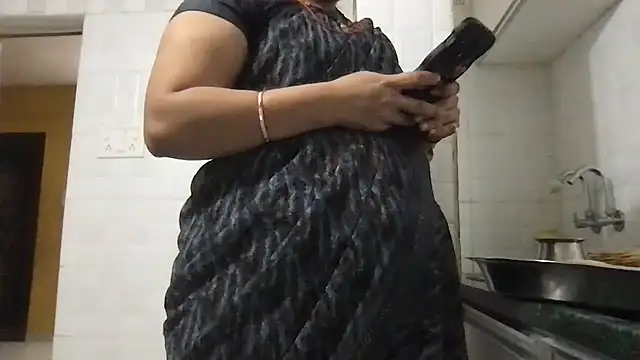 Riyasingh9 online show from February 2025 12:11:02 PM