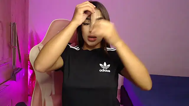 Snapshot of GiltRosebush chatting on January 2025 08:04:02 PM GiltRosebush online show from January 2025 08:04:02 PM