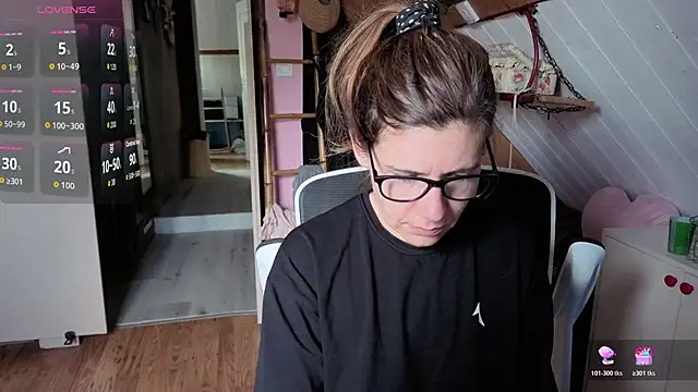 Lina lou4 online show from April 2026 03:42:01 PM