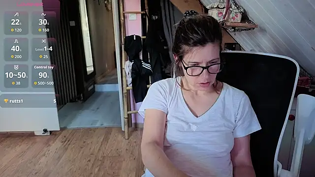Lina lou4 online show from May 2026 05:43:02 PM