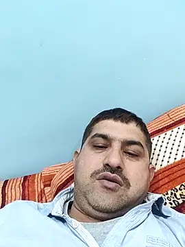 Snapshot of Amandev7 chatting on February 2025 12:20:02 AM Amandev7 online show from February 2025 12:20:02 AM