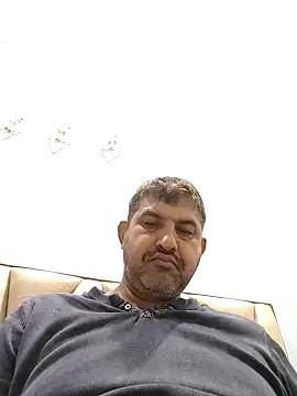 Snapshot of Amandev7 chatting on April 2026 01:52:02 AM Amandev7 online show from April 2026 01:52:02 AM