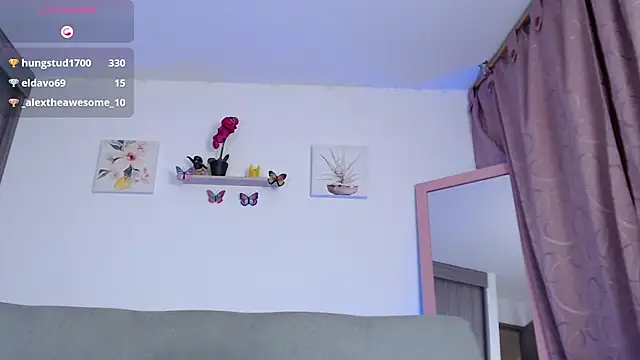 Snapshot of Annaross2 chatting on January 2025 11:24:01 PM Annaross2 online show from January 2025 11:24:01 PM