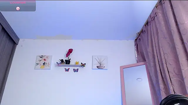 Snapshot of Annaross2 chatting on February 2025 05:09:01 PM Annaross2 online show from February 2025 05:09:01 PM