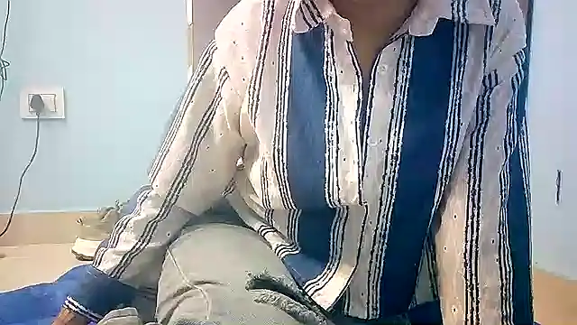 lovelydesi21 online show from January 2025 02:02:01 PM