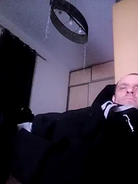 Snapshot of Roman0798 chatting on March 2025 09:11:02 PM Roman0798 online show from March 2025 09:11:02 PM