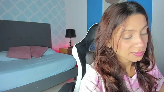 cora 22 online show from September 2025 12:48:01 PM