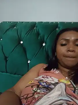 louise nails online show from May 2026 11:28:02 AM