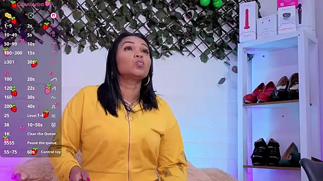 louise nails online show from June 2026 06:52:01 PM