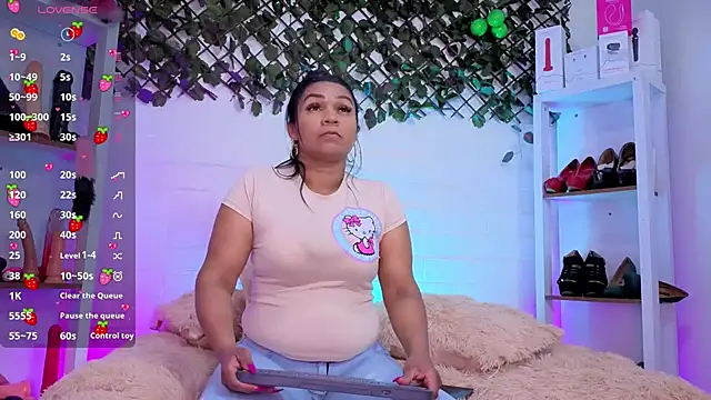 louise nails online show from June 2026 06:42:02 PM