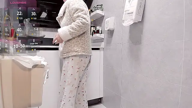 Vivian-6 online show from March 2026 01:03:01 AM