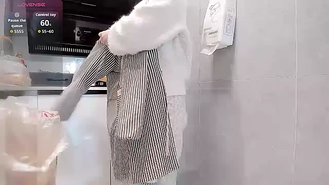 Vivian-6 online show from March 2026 12:38:01 AM