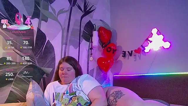 Snapshot of RubyValen chatting on February 2026 01:35:02 AM RubyValen online show from February 2026 01:35:02 AM