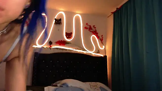 pussytight pervert online show from March 2025 01:28:01 AM