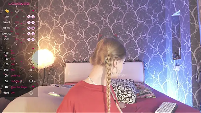 Snapshot of MiaMiaMeow chatting on December 2025 11:39:02 AM MiaMiaMeow online show from December 2025 11:39:02 AM