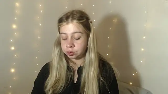 SweetSofty online show from September 2025 09:53:01 PM