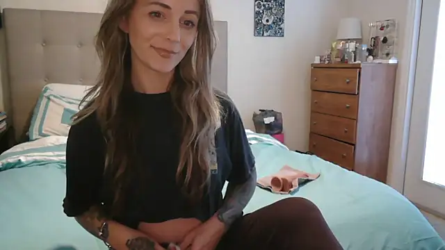 Snapshot of Heyitsmee33 chatting on February 2026 08:54:01 PM Heyitsmee33 online show from February 2026 08:54:01 PM