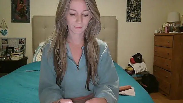 Snapshot of Heyitsmee33 chatting on April 2026 10:02:02 AM Heyitsmee33 online show from April 2026 10:02:02 AM