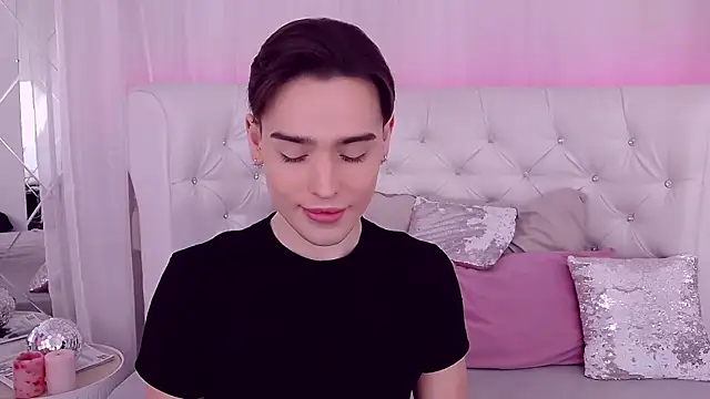 Snapshot of RobbyCharming chatting on January 2025 07:49:02 PM RobbyCharming online show from January 2025 07:49:02 PM