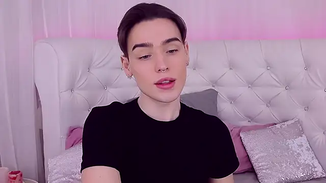 Snapshot of RobbyCharming chatting on February 2025 07:51:01 PM RobbyCharming online show from February 2025 07:51:01 PM