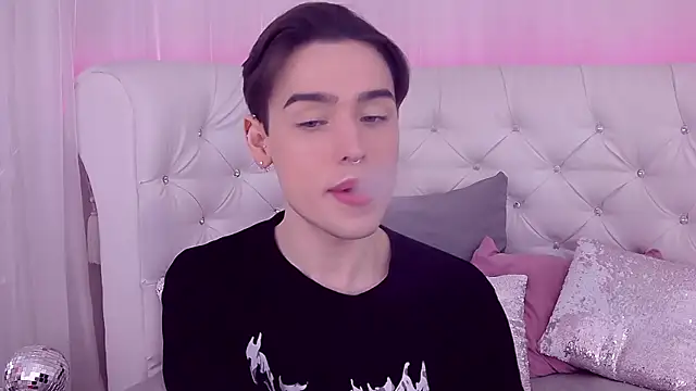 Snapshot of RobbyCharming chatting on February 2025 07:47:02 PM RobbyCharming online show from February 2025 07:47:02 PM