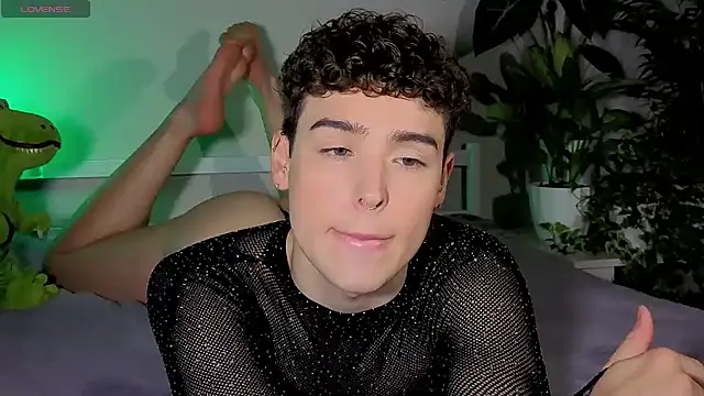 Snapshot of RobbyCharming chatting on October 2025 09:48:02 AM RobbyCharming online show from October 2025 09:48:02 AM