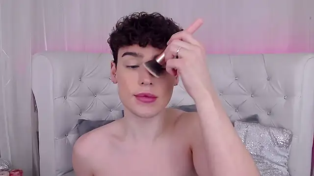 Snapshot of RobbyCharming chatting on October 2025 03:39:02 AM RobbyCharming online show from October 2025 03:39:02 AM