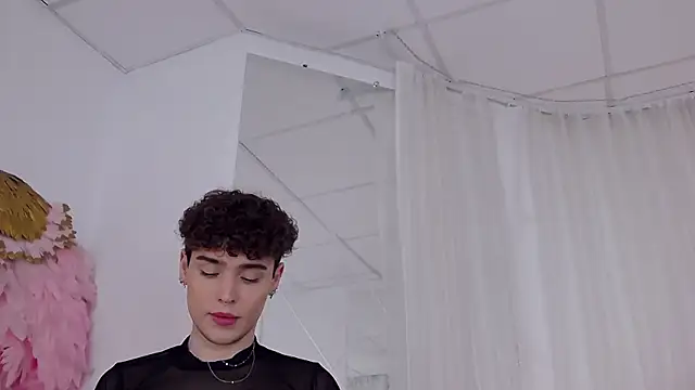 Snapshot of RobbyCharming chatting on December 2025 04:08:01 AM RobbyCharming online show from December 2025 04:08:01 AM