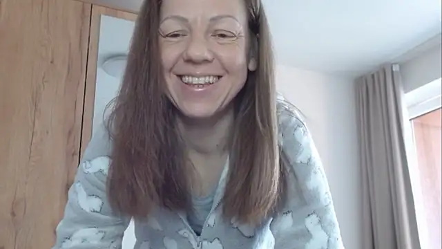 Snapshot of Popppka chatting on February 2025 11:06:02 AM Popppka online show from February 2025 11:06:02 AM